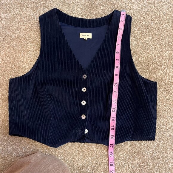 DONNI. Corduroy Cropped Vest - Picture 4 of 7